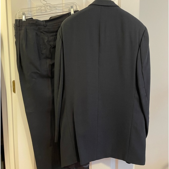 Vintage Hugo Boss wool suit. 44L. Charcoal Blue. Excellent condition. - Picture 2 of 12